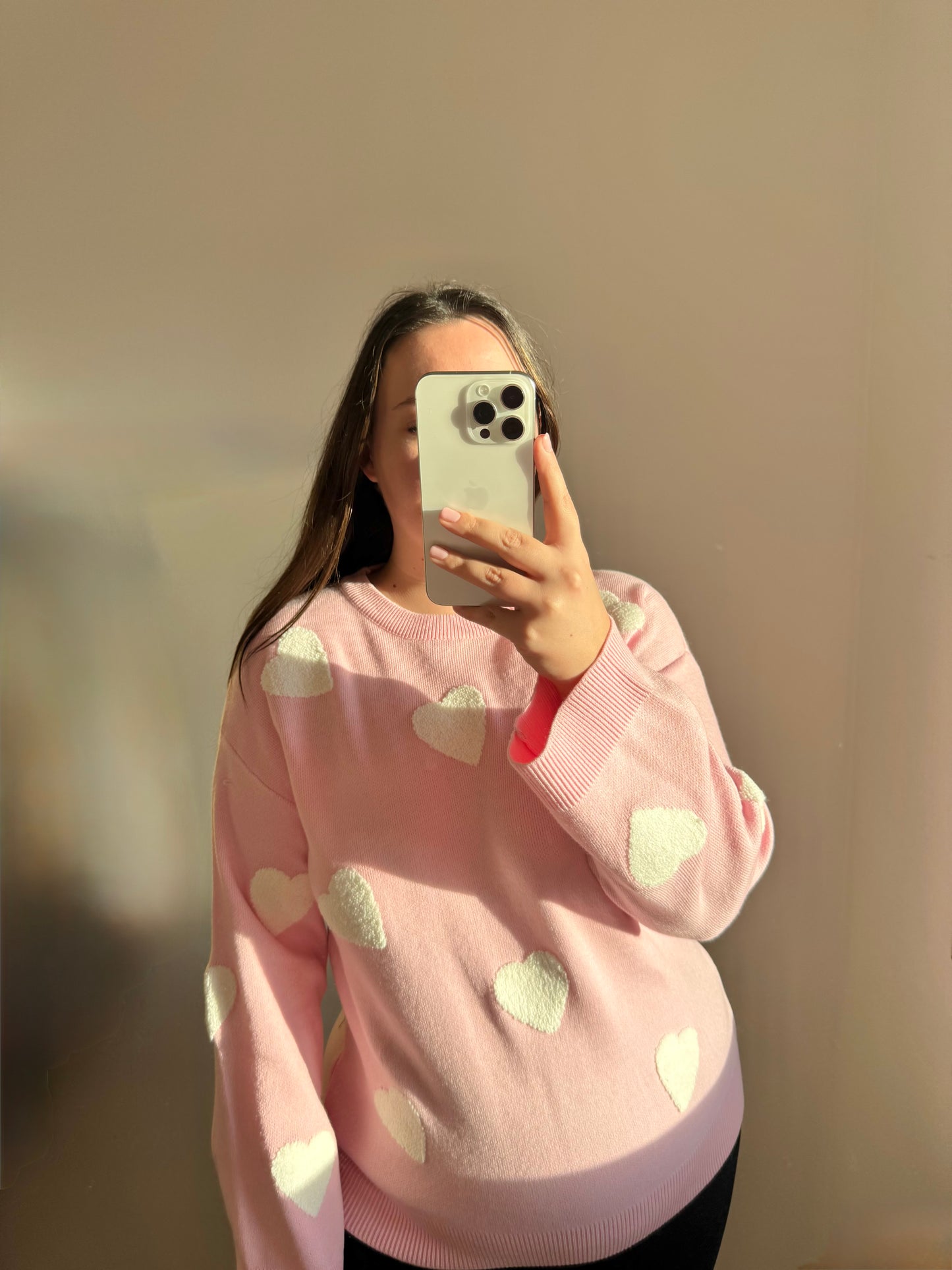 Pullover rosa mit weißen Herzen