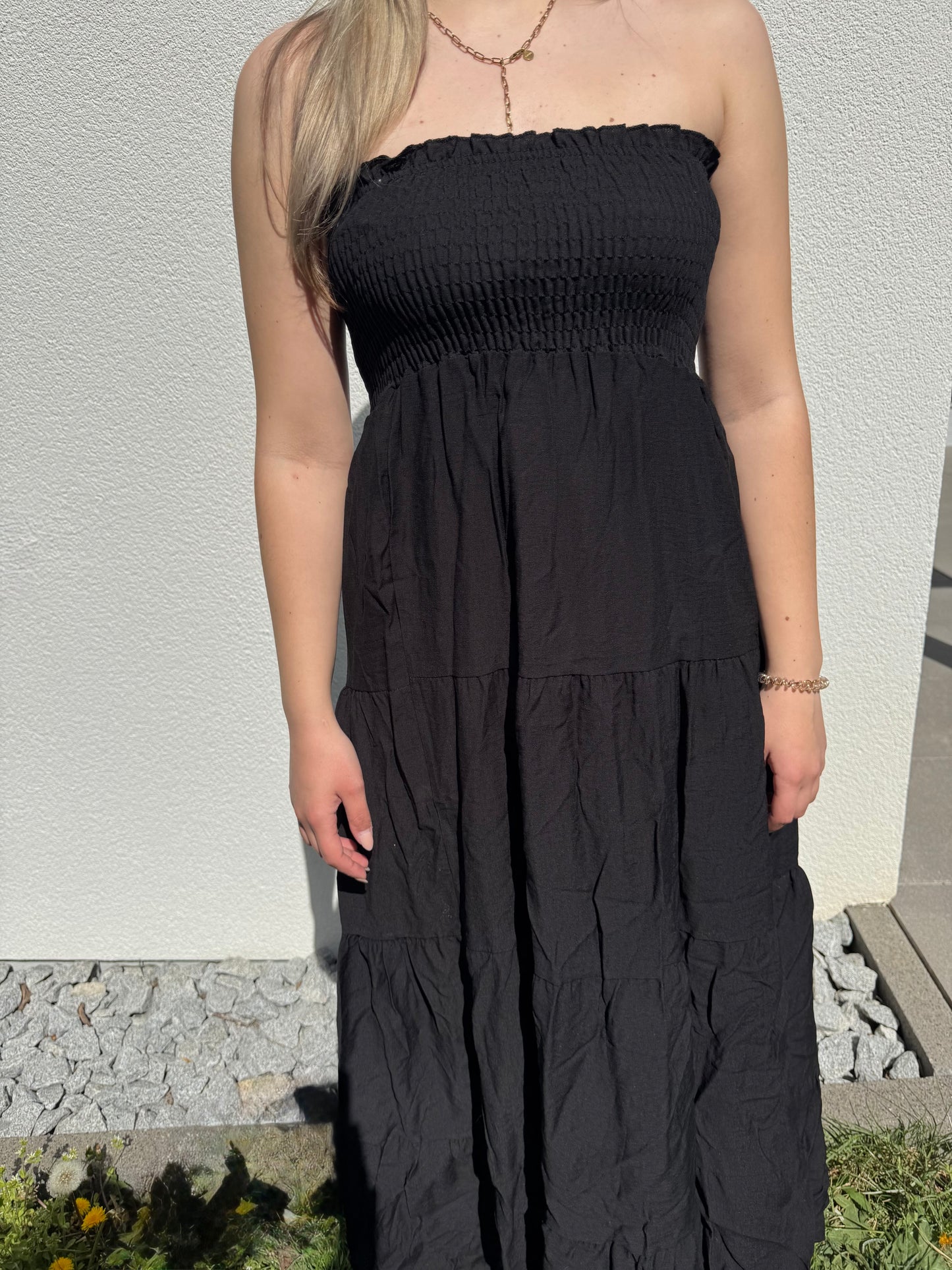 Langes schulterfreies Kleid schwarz