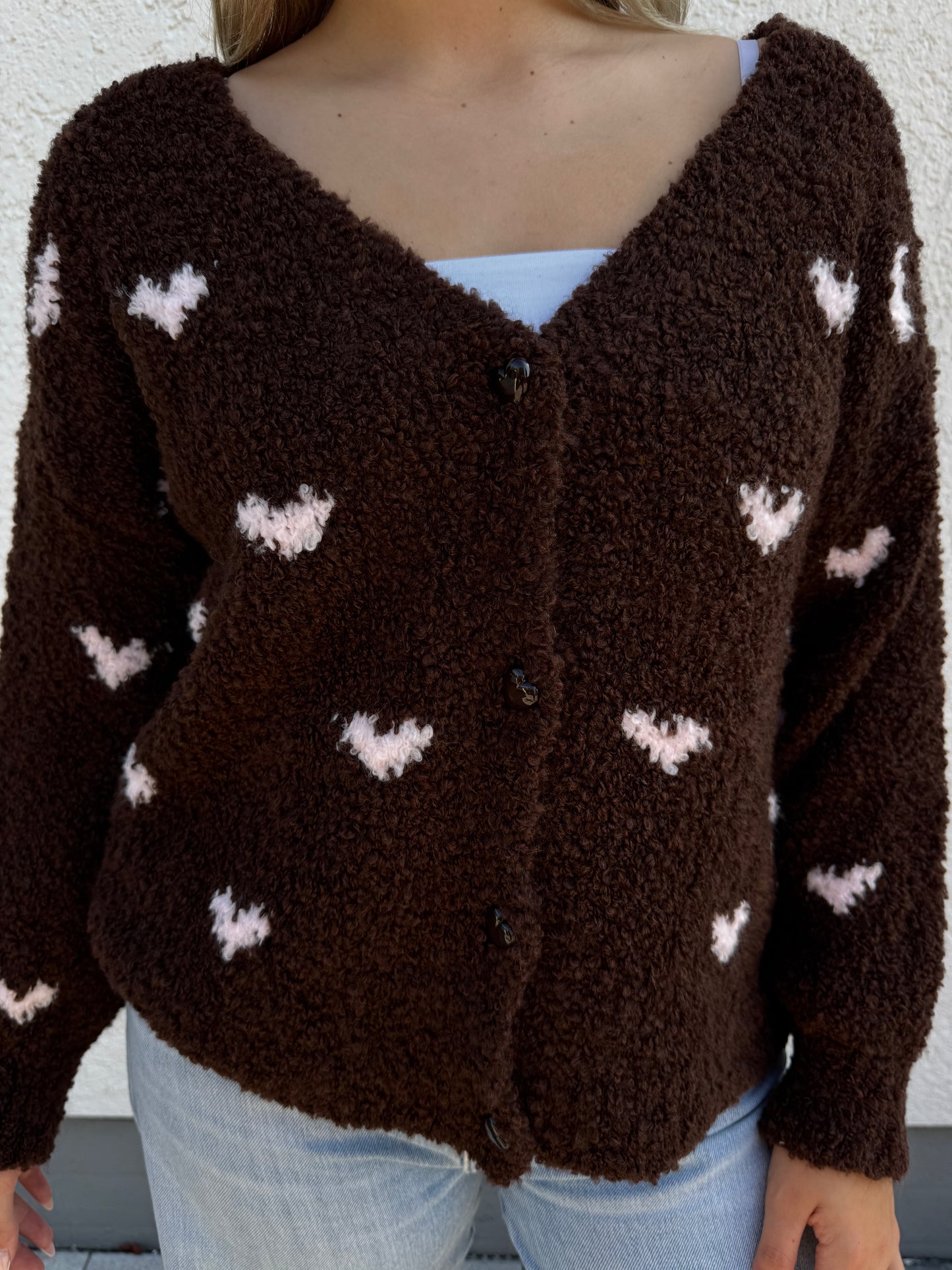 Boucle Strickjacke mit Herzen