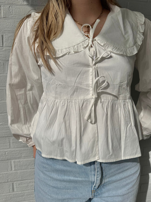 Weiße Bluse mit Kragen