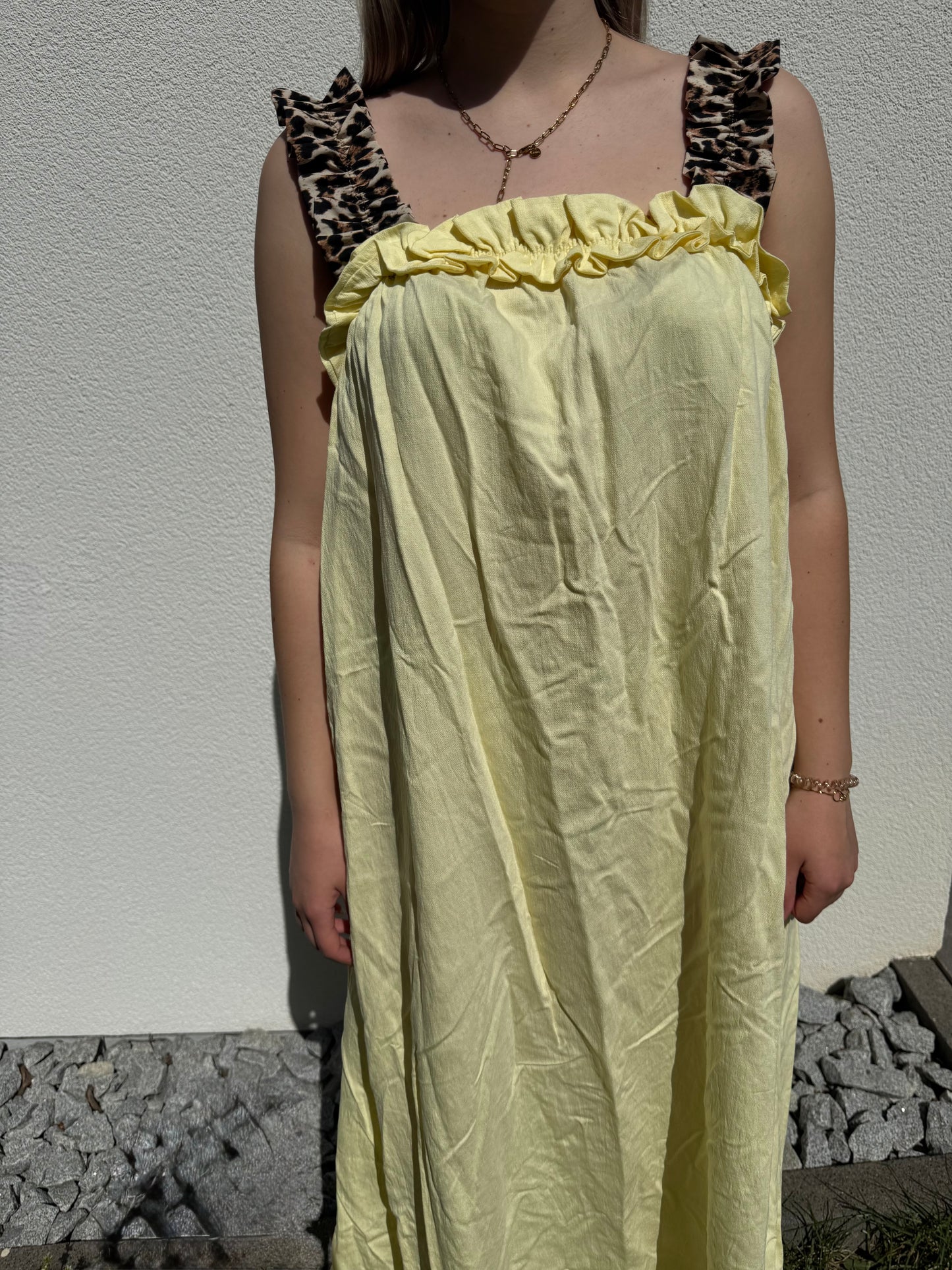 Kleid mit Leo Trägern