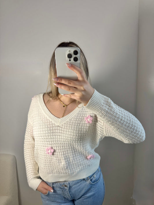 Lochstrickpullover mit Blümchen