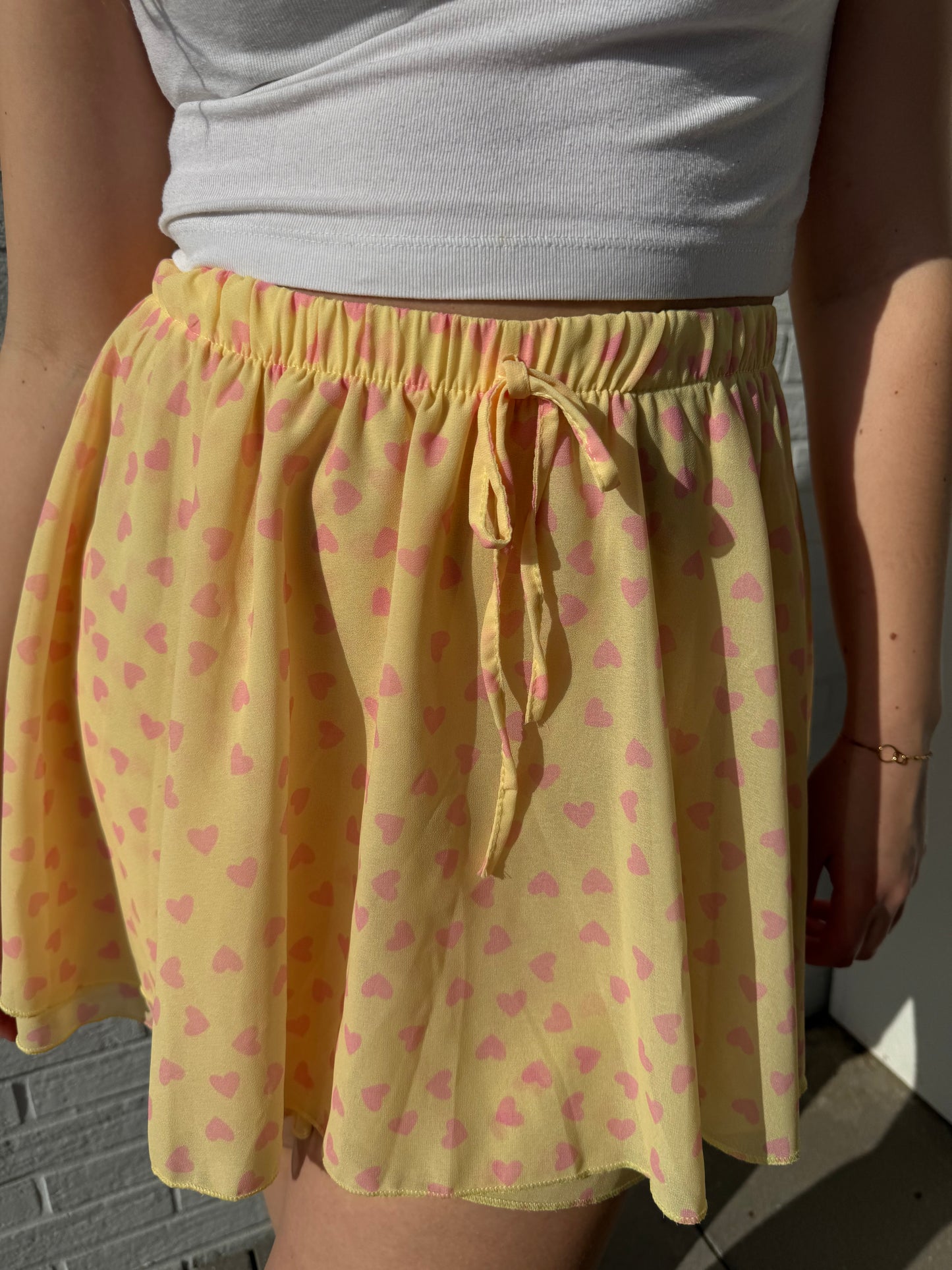 Hosenrock mit kleinen Herzen gelb
