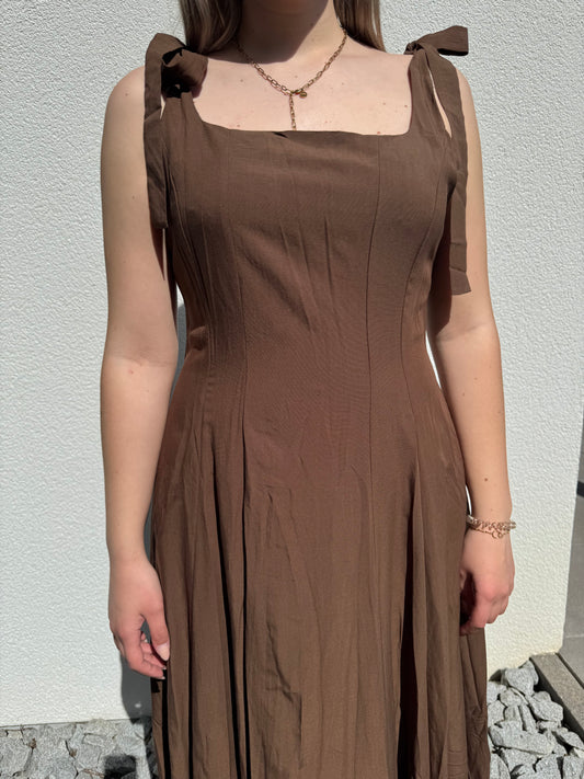 Kleid mit Schleifenträgern braun