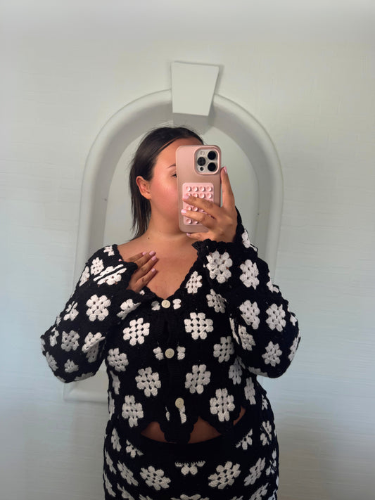 Cardi Blumi schwarz weiß