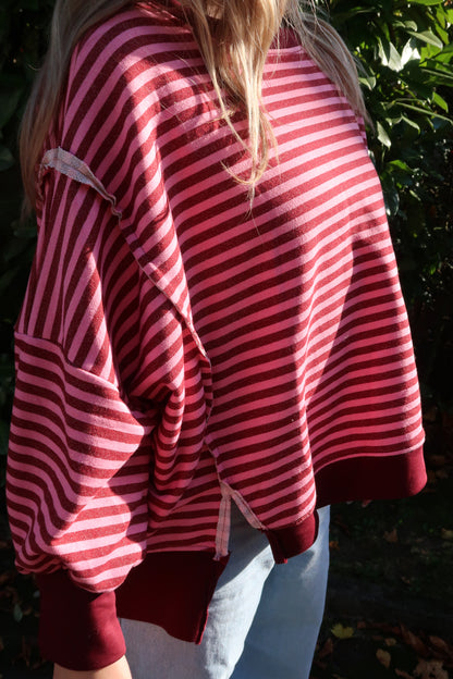 Dünnes Sweatshirt mit feinen Streifen rosa rot