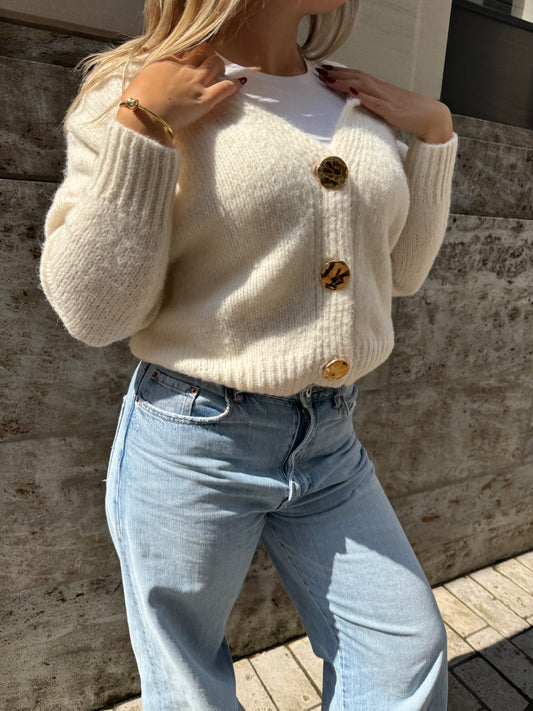 Cardigan mit großen Knöpfen