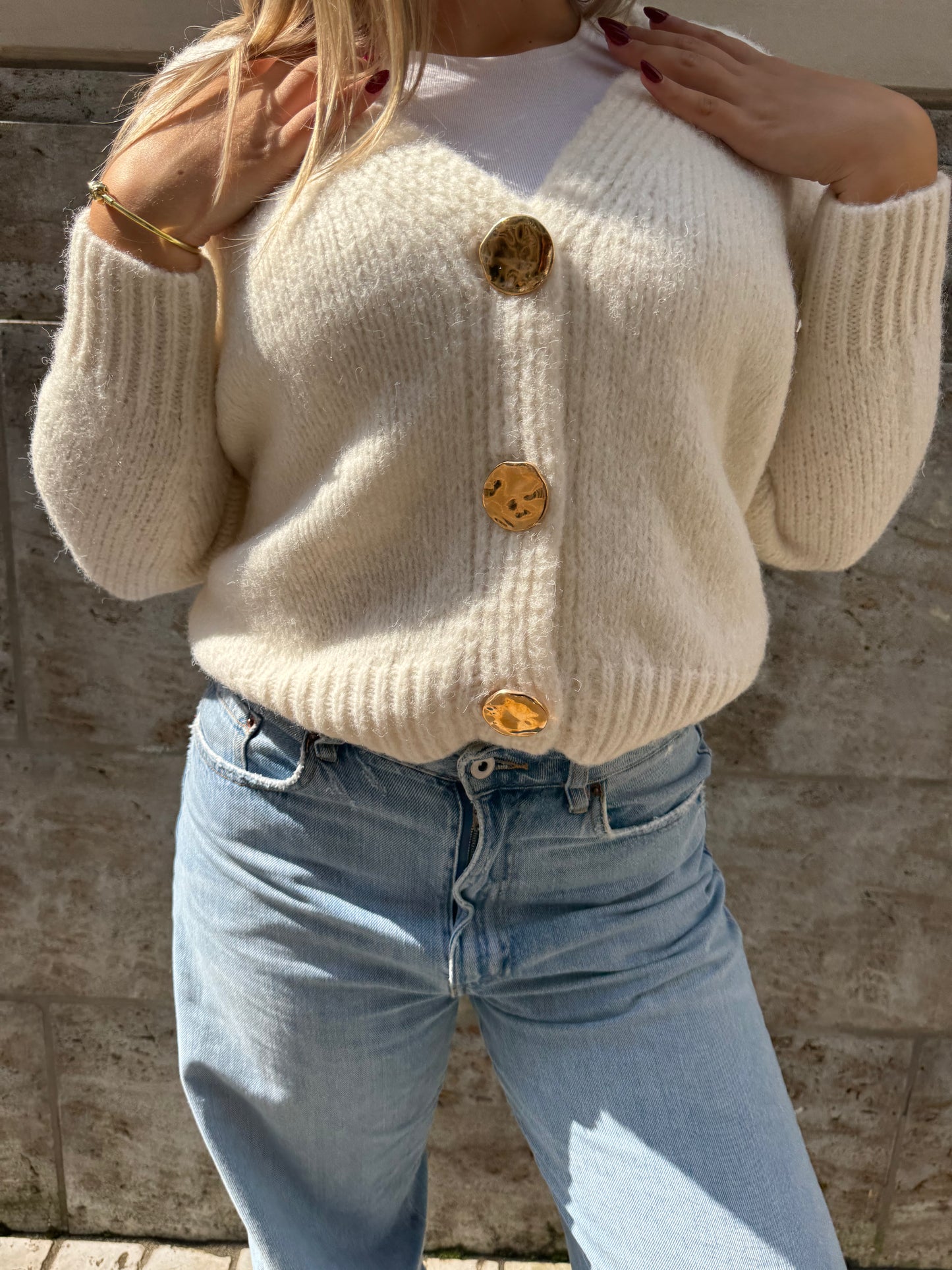 Cardigan mit großen Knöpfen