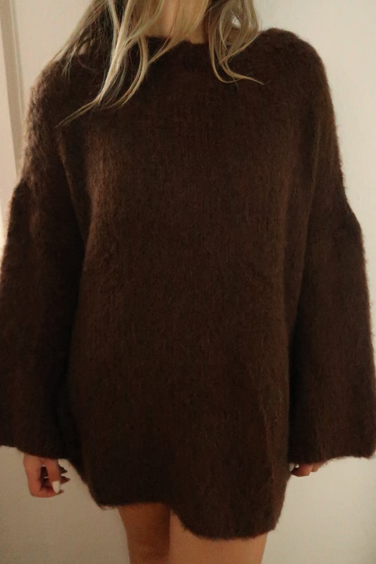 kuscheliger Langpullover off shoulder braun