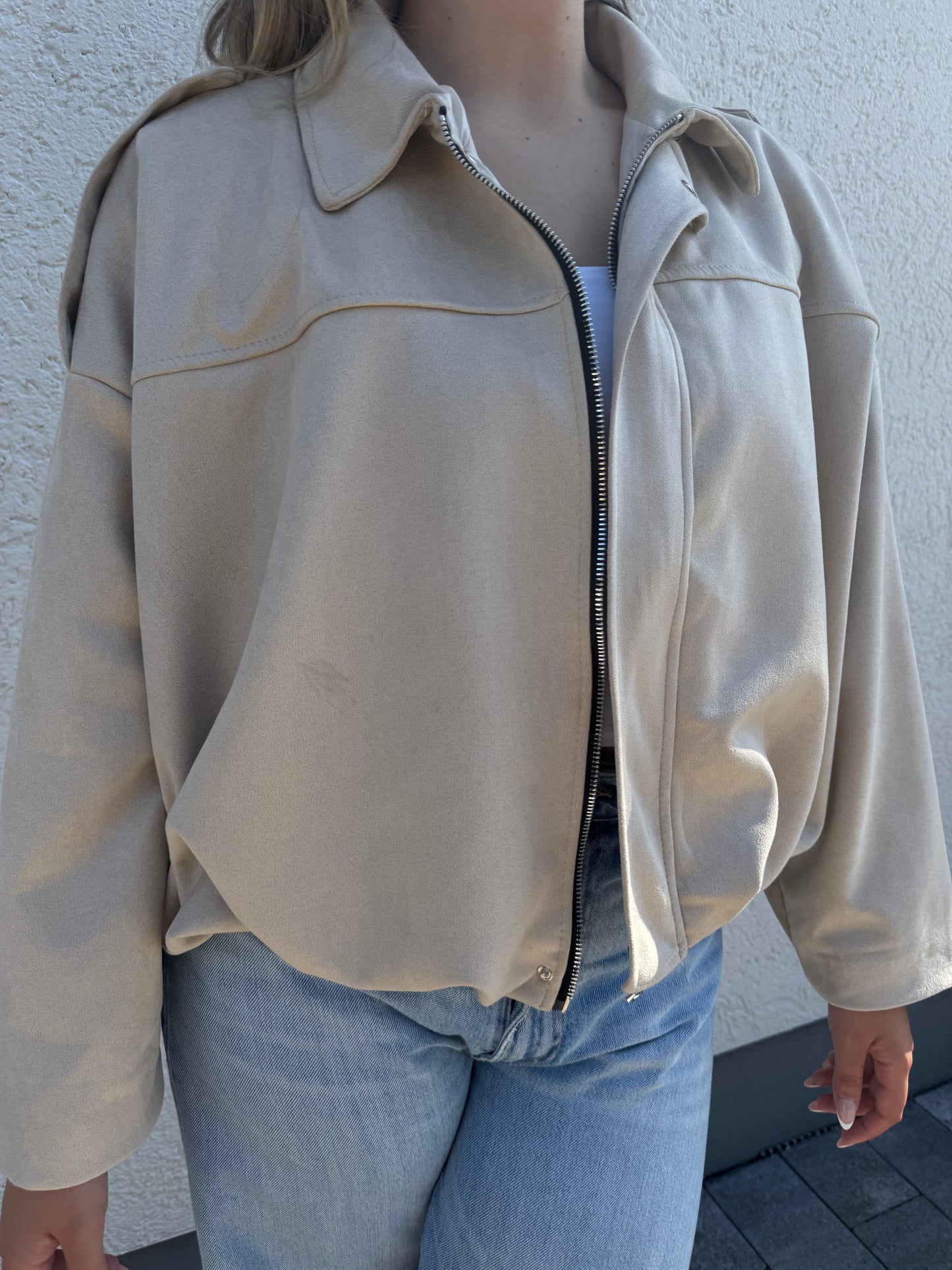 Oversize Wildlederjacke beige