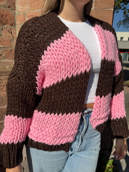 Grobstrick Cardigan braun rosa