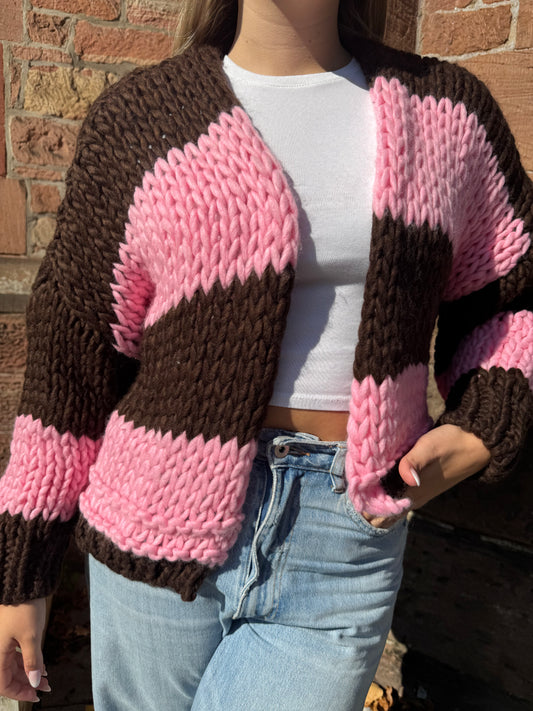 Grobstrick Cardigan braun rosa