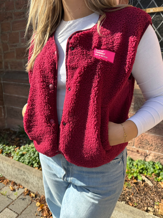 Teddyweste mit Patch bordeaux