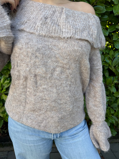 Pullover off shoulder mit Volantärmeln taupe