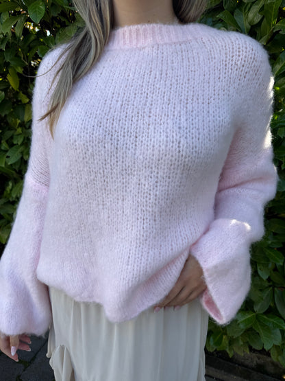 kuscheliger Pullover off shoulder rosa