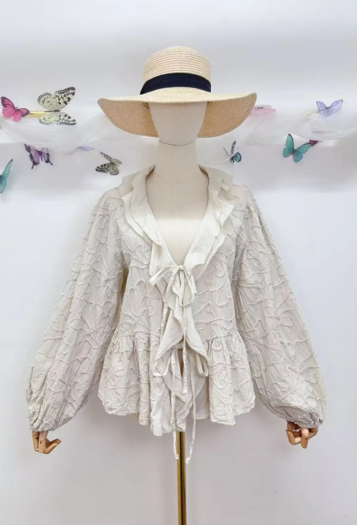 Bestickte Bluse beige